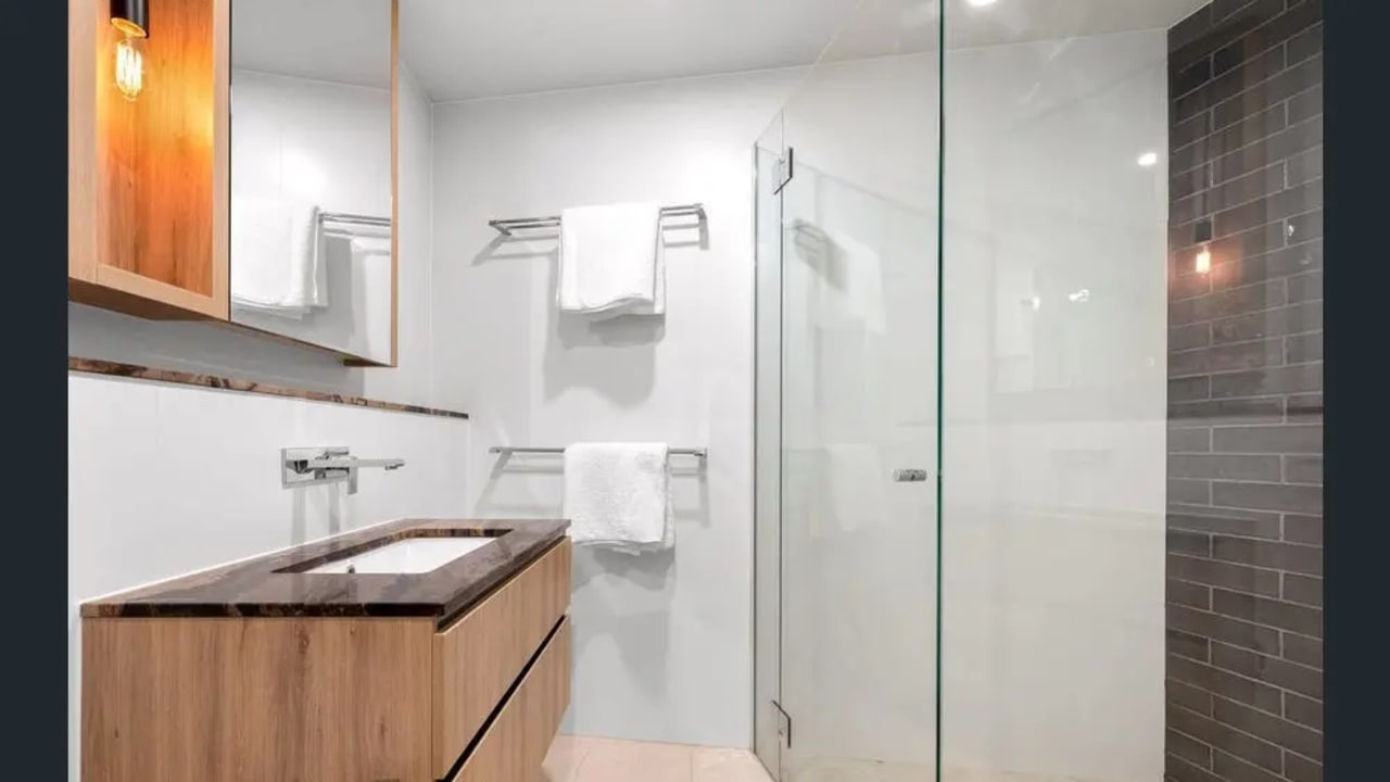 Unfurnished room with own bathroom