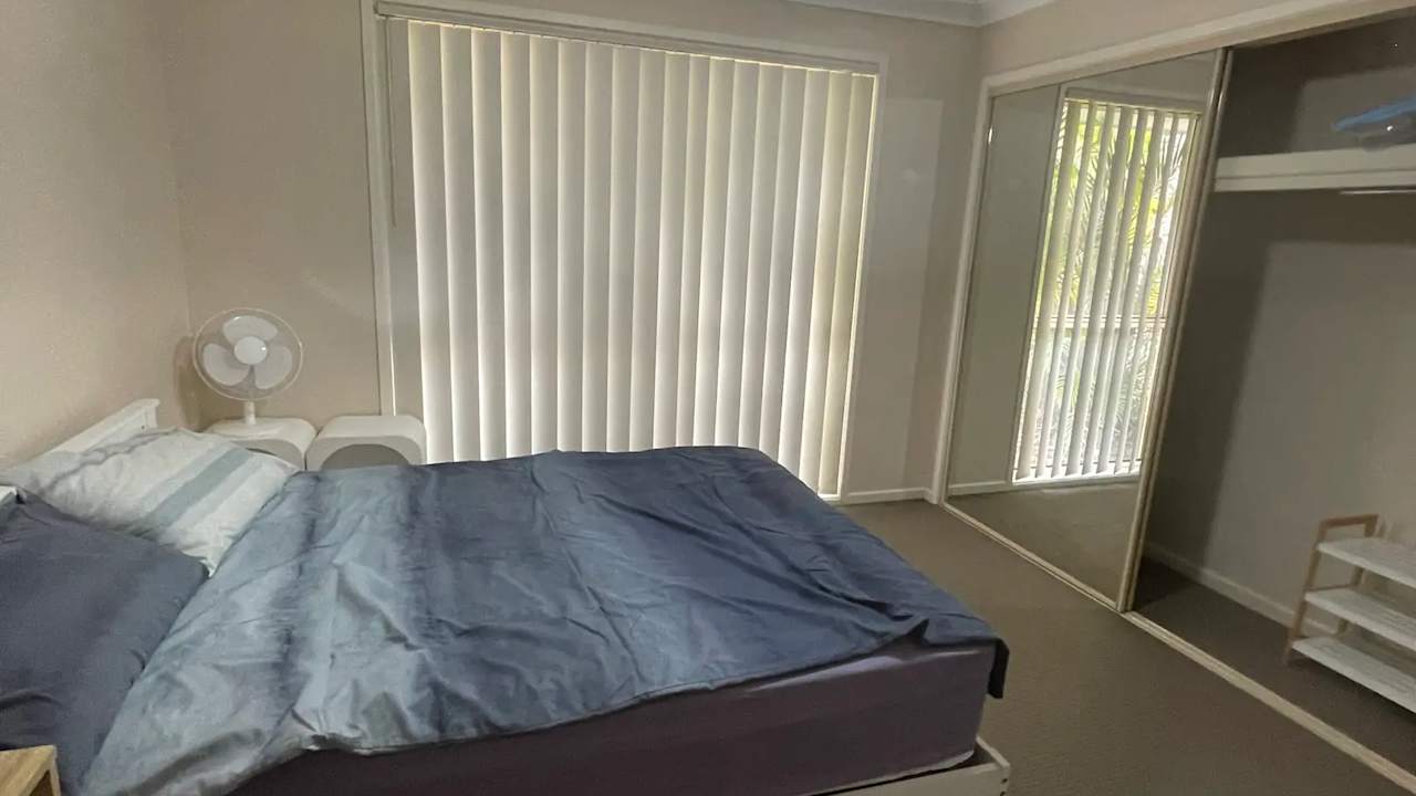 Furnished room with ensuite in a flatshare