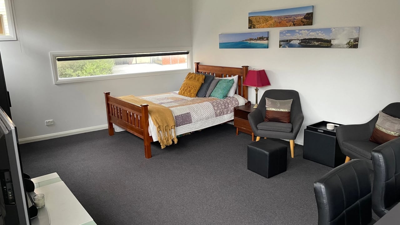 Furnished room studio flat for rent