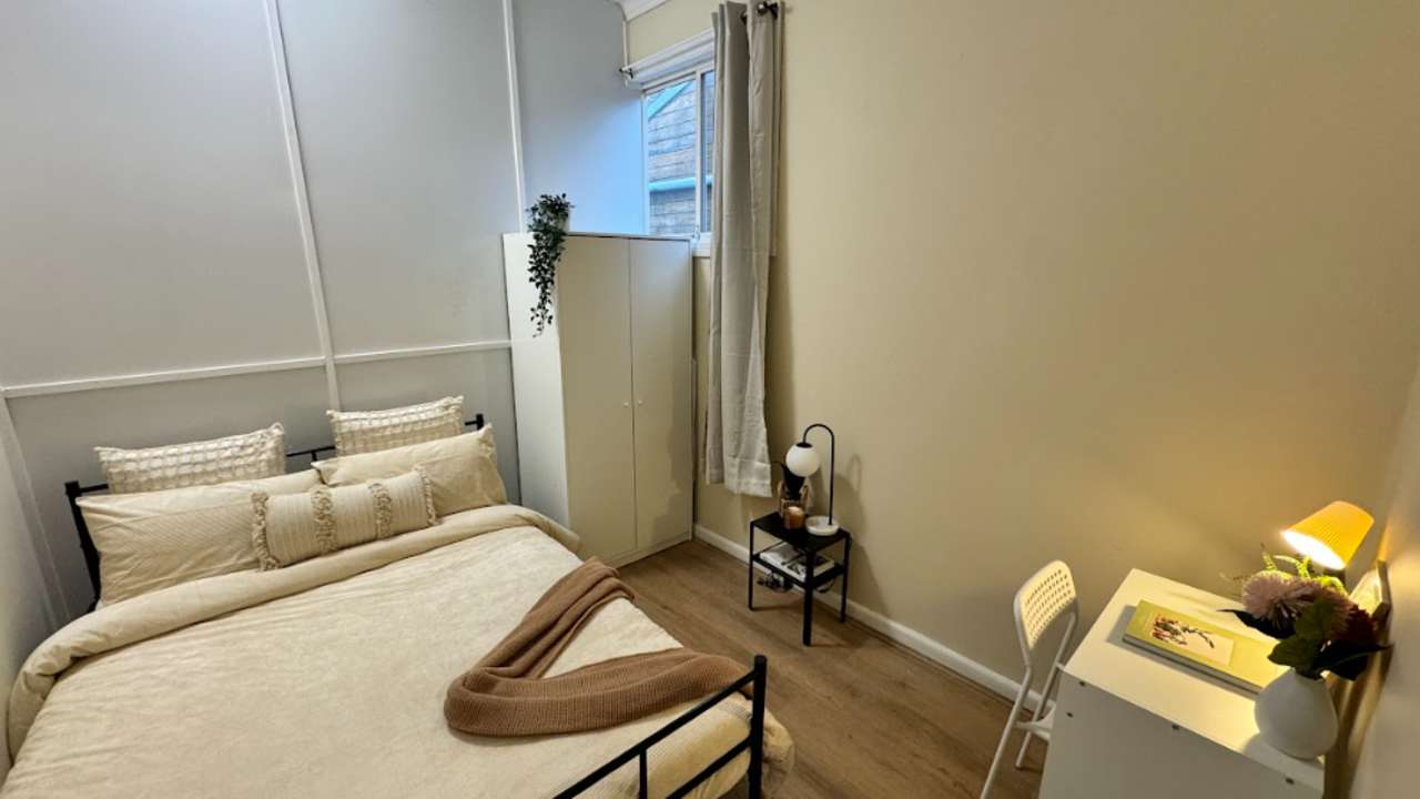 Furnished room in a flatshare