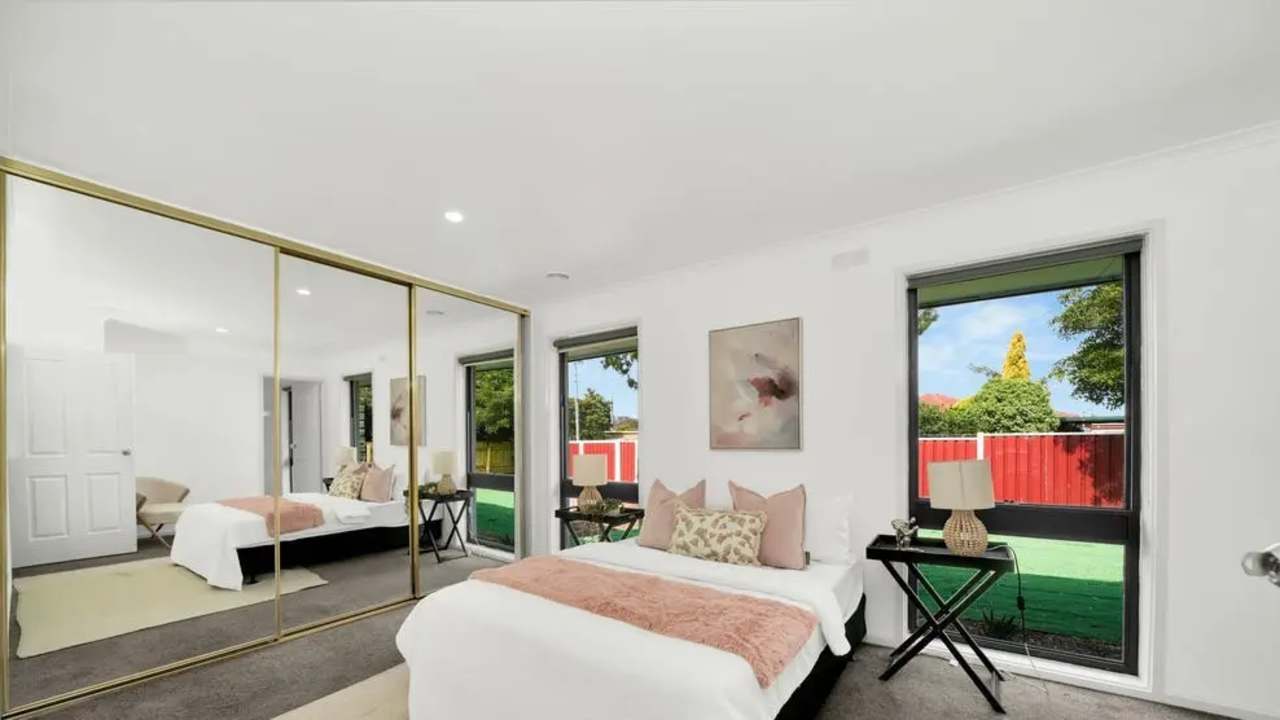 Room in a share house