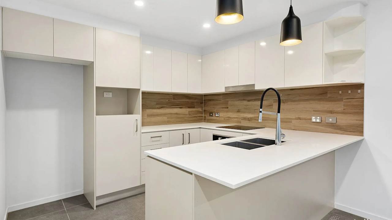 Unfurnished room with own bathroom