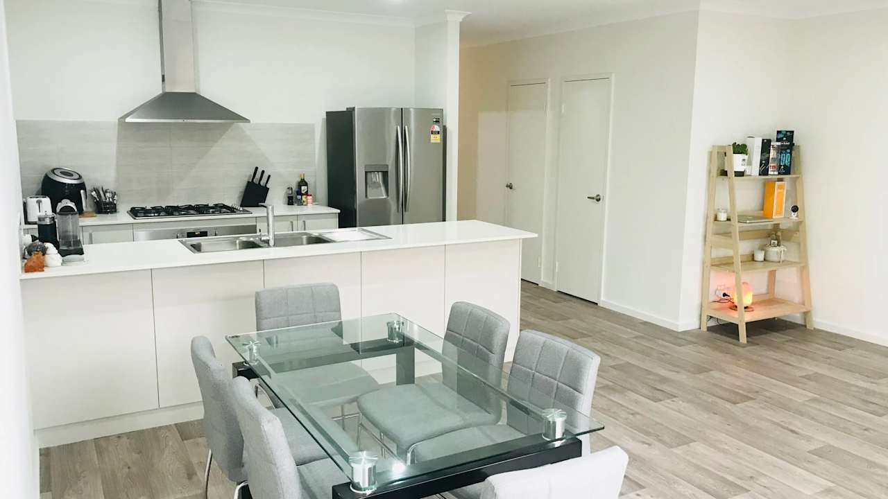 Room in a share house