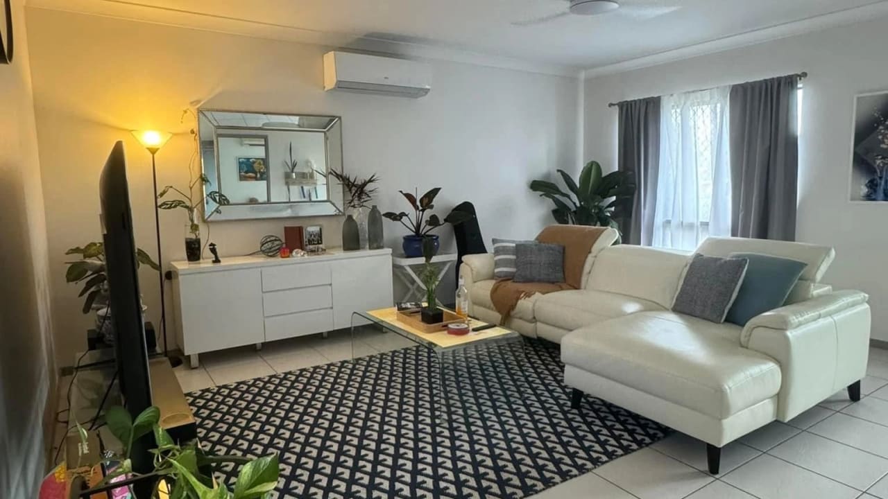 Furnished room in a share house