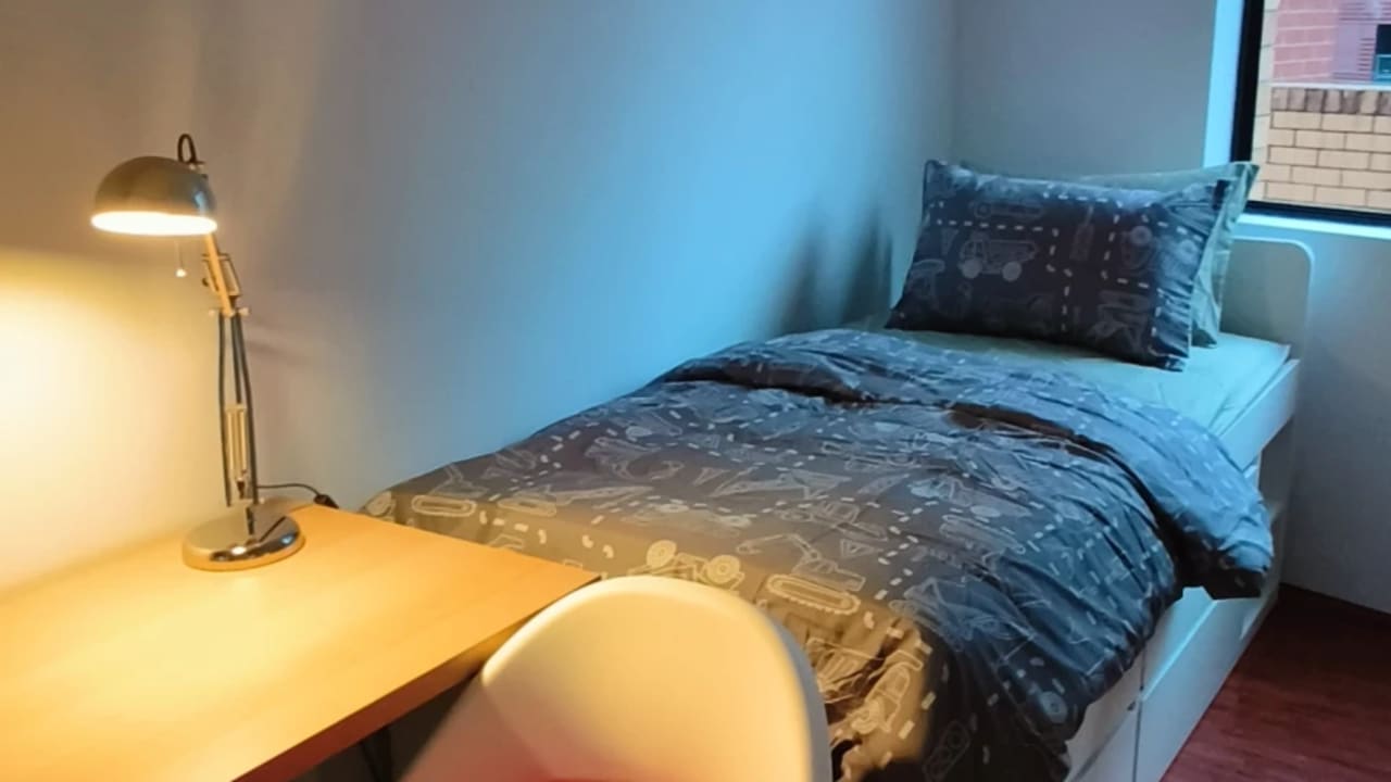 Furnished room in a flatshare