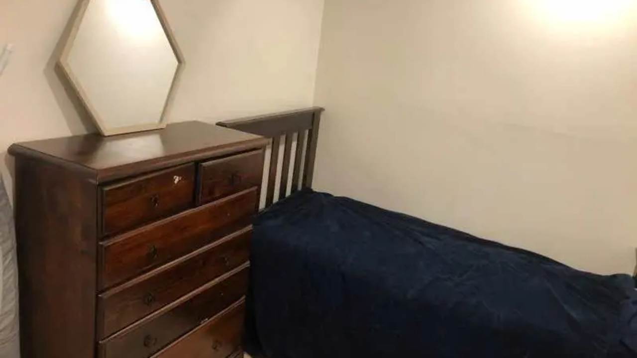 Furnished room in a share house