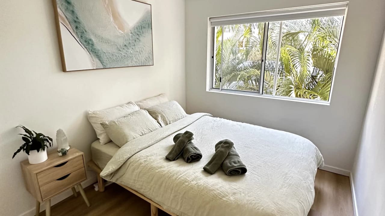 Furnished room in a flatshare