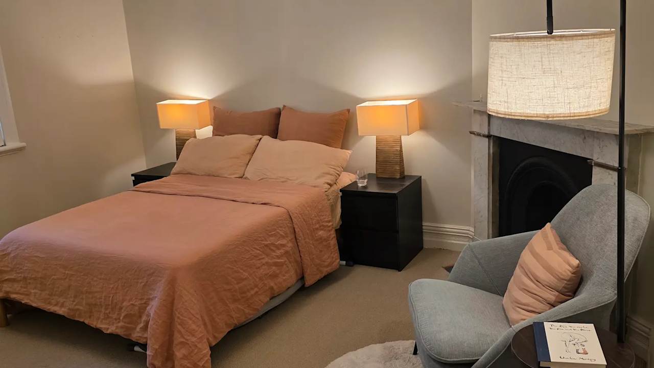 Furnished room in a share house