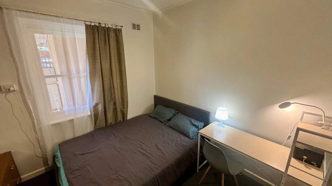 Room in a share house