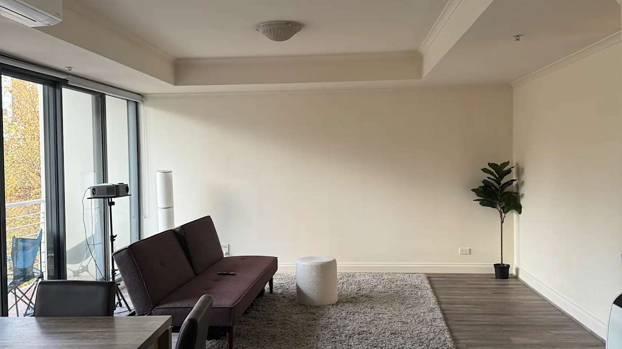 Unfurnished room in a flatshare