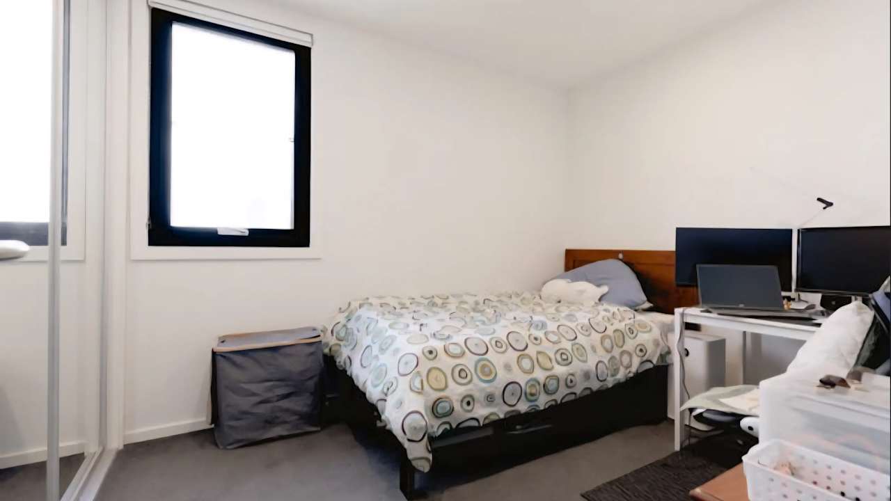 Unfurnished room with own bathroom