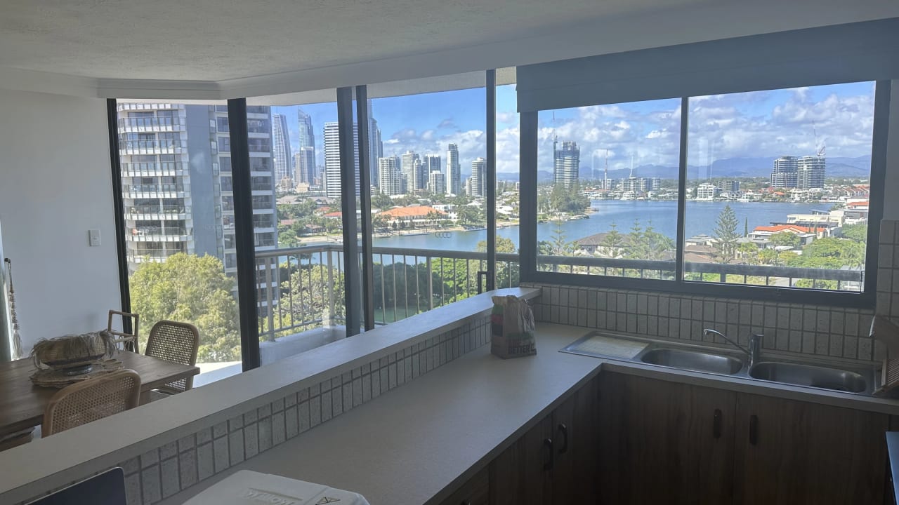 Furnished room with ensuite in a flatshare
