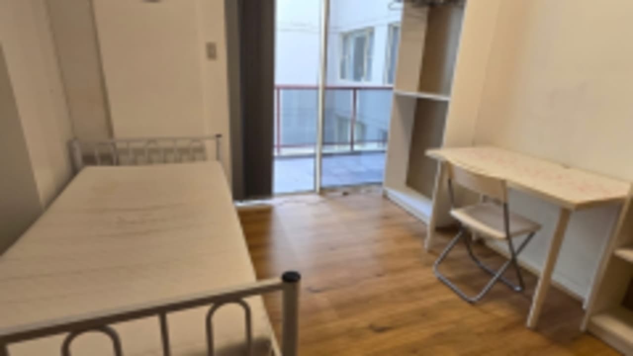 Furnished room in a share house