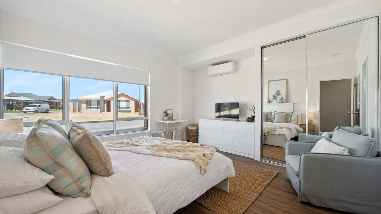 Furnished room with ensuite in a share house
