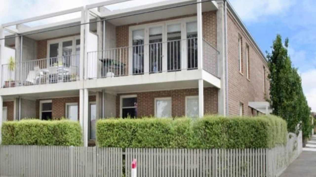 Unfurnished room in a flatshare