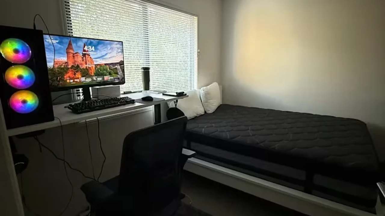 Unfurnished room in a share house