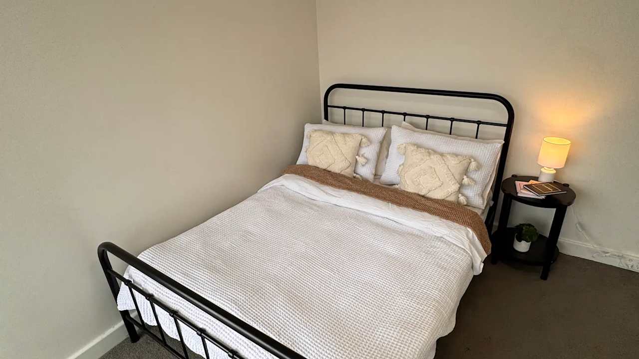 Furnished room in a share house