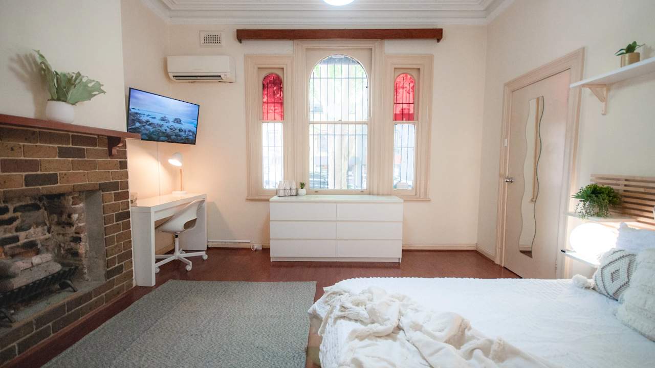 Furnished room in a share house