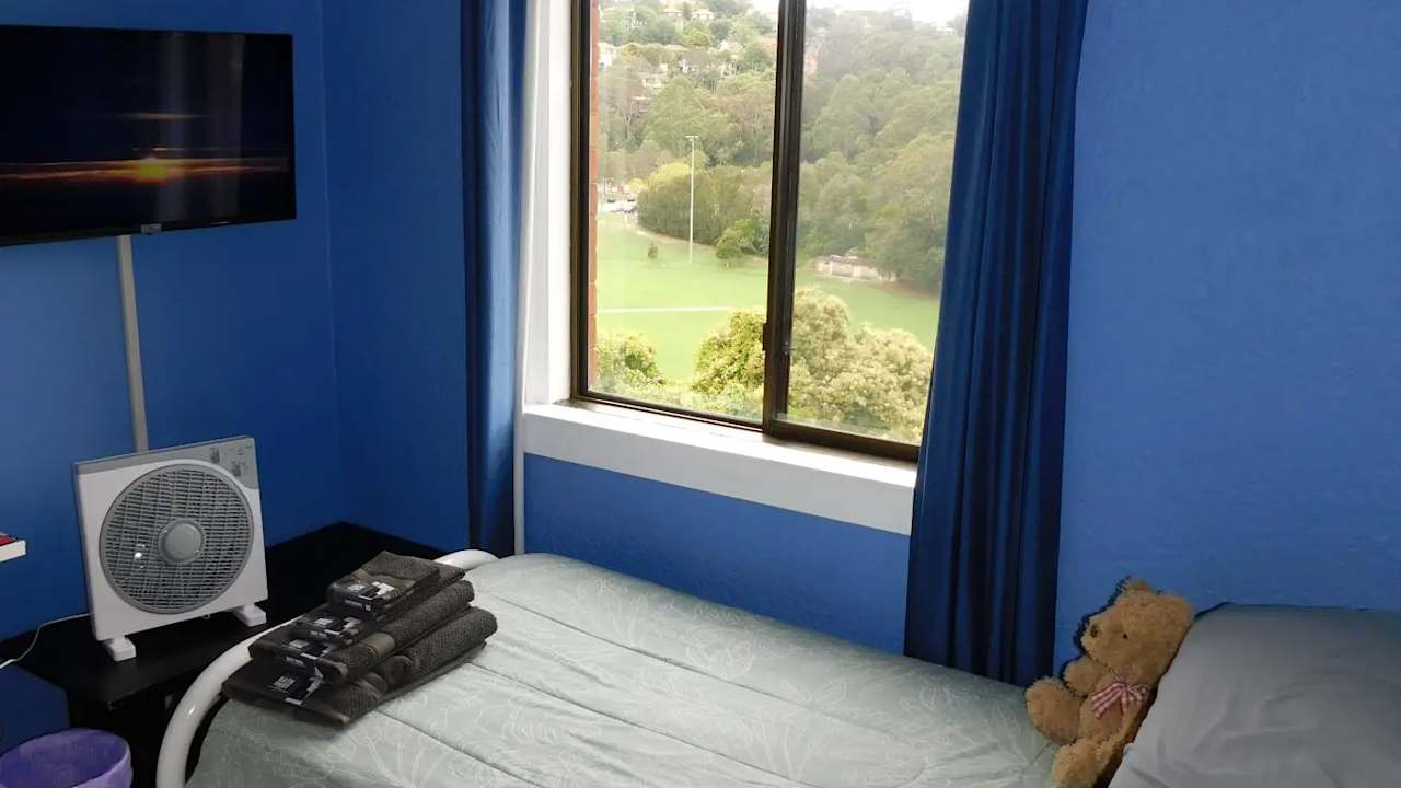 Furnished room in a flatshare