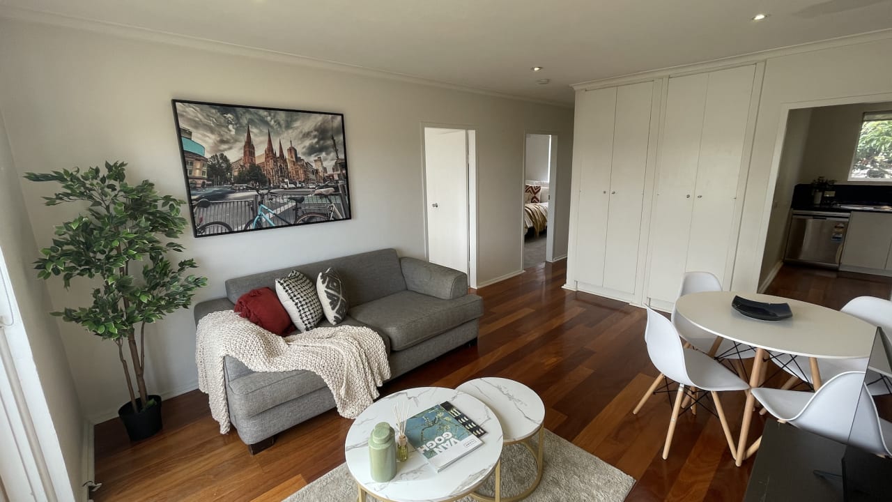 Furnished room in a flatshare