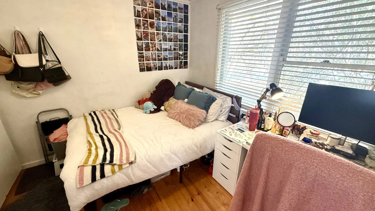 Unfurnished room in a share house