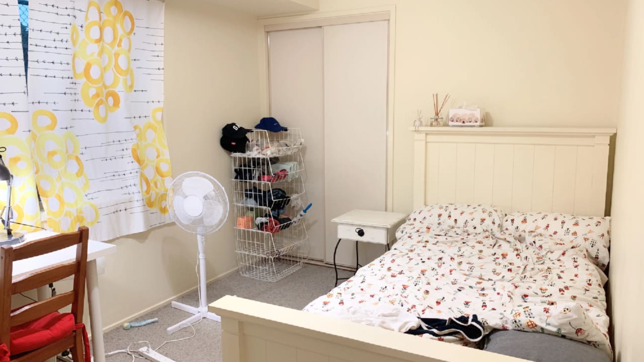 Furnished room in a share house