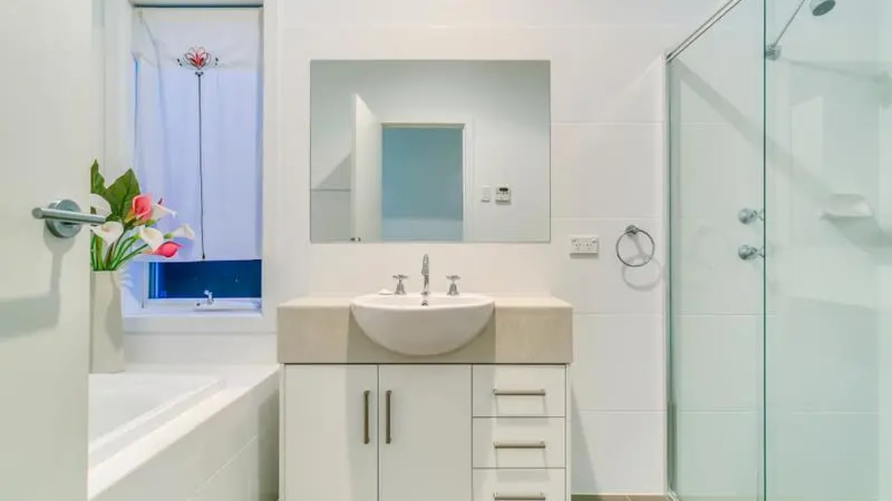 Furnished room with own bathroom