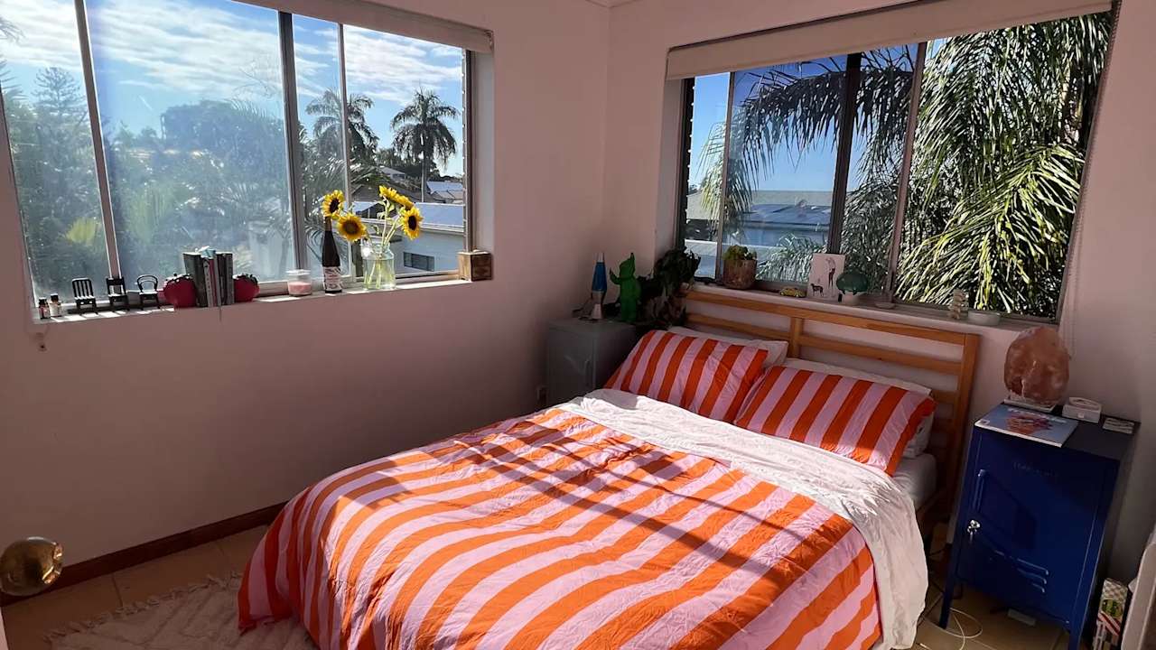 Unfurnished room in a flatshare