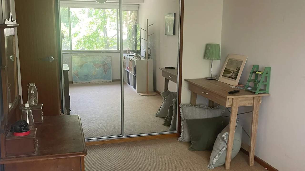 Room in a share house