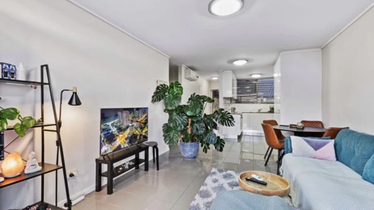 Unfurnished room in a flatshare