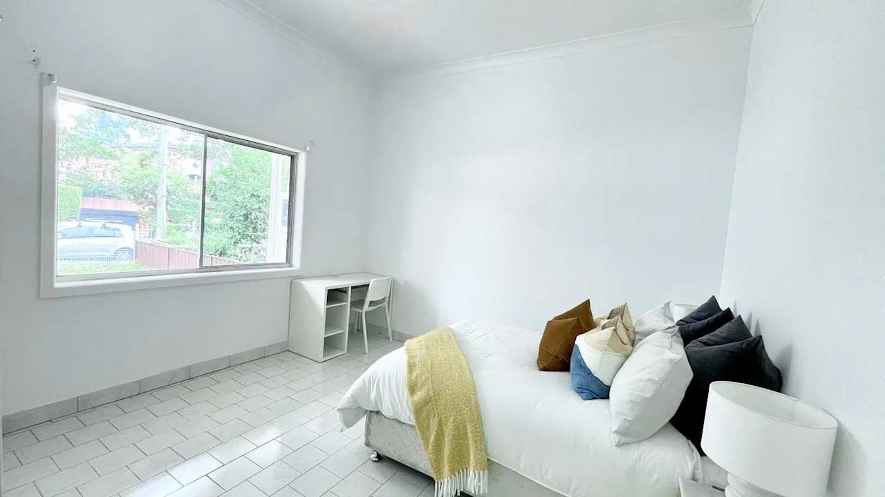 Room in a share house