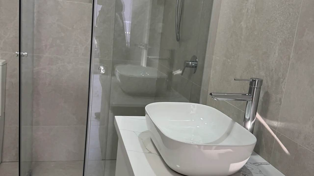 Unfurnished room granny flat for rent