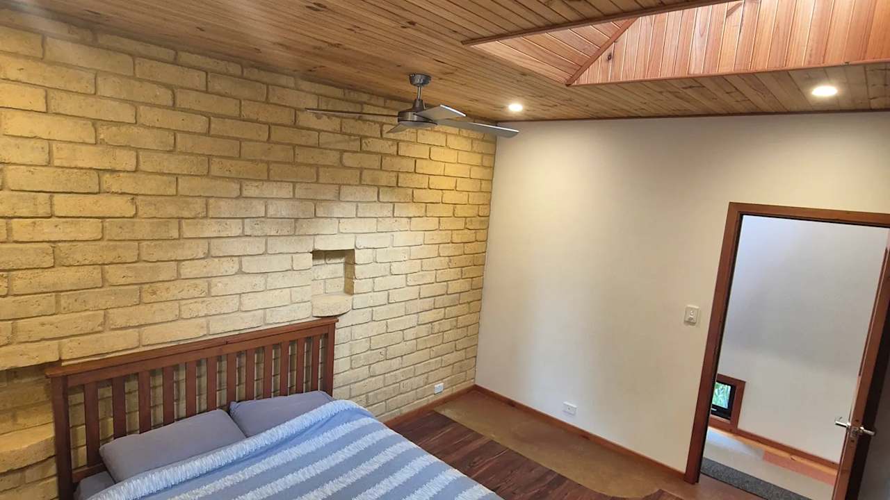 Room in a share house