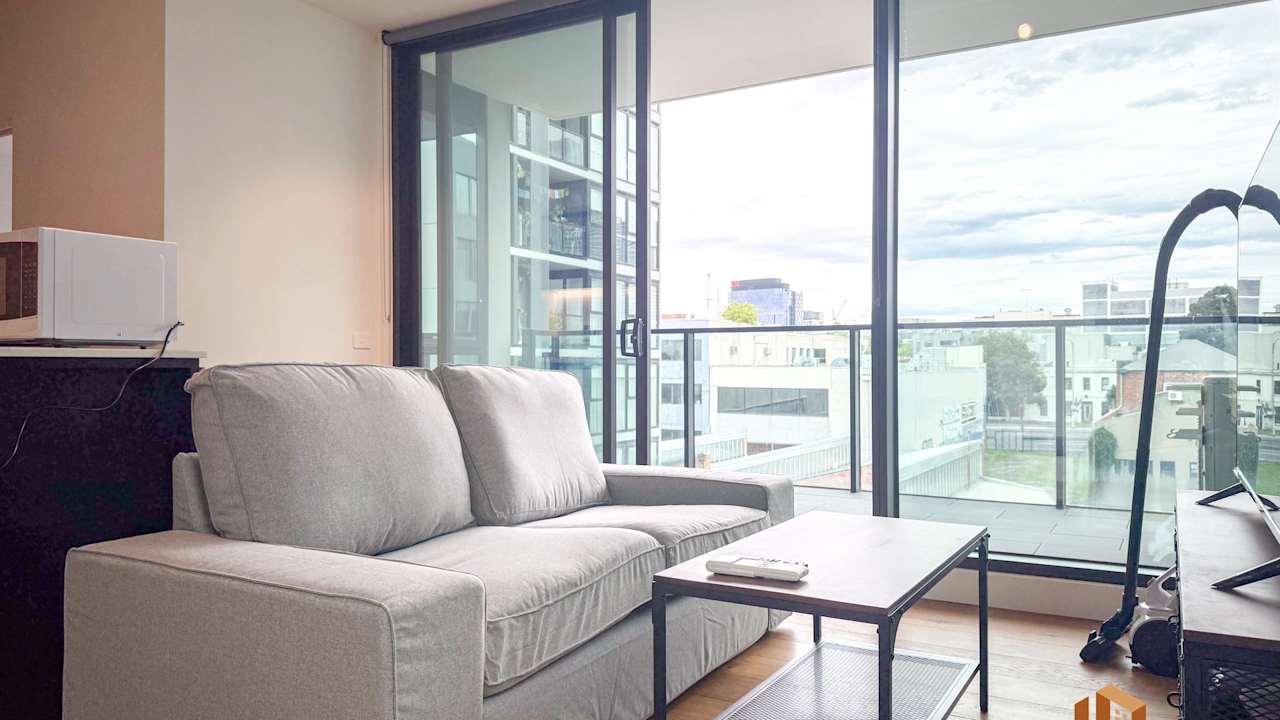 Furnished room with own bathroom