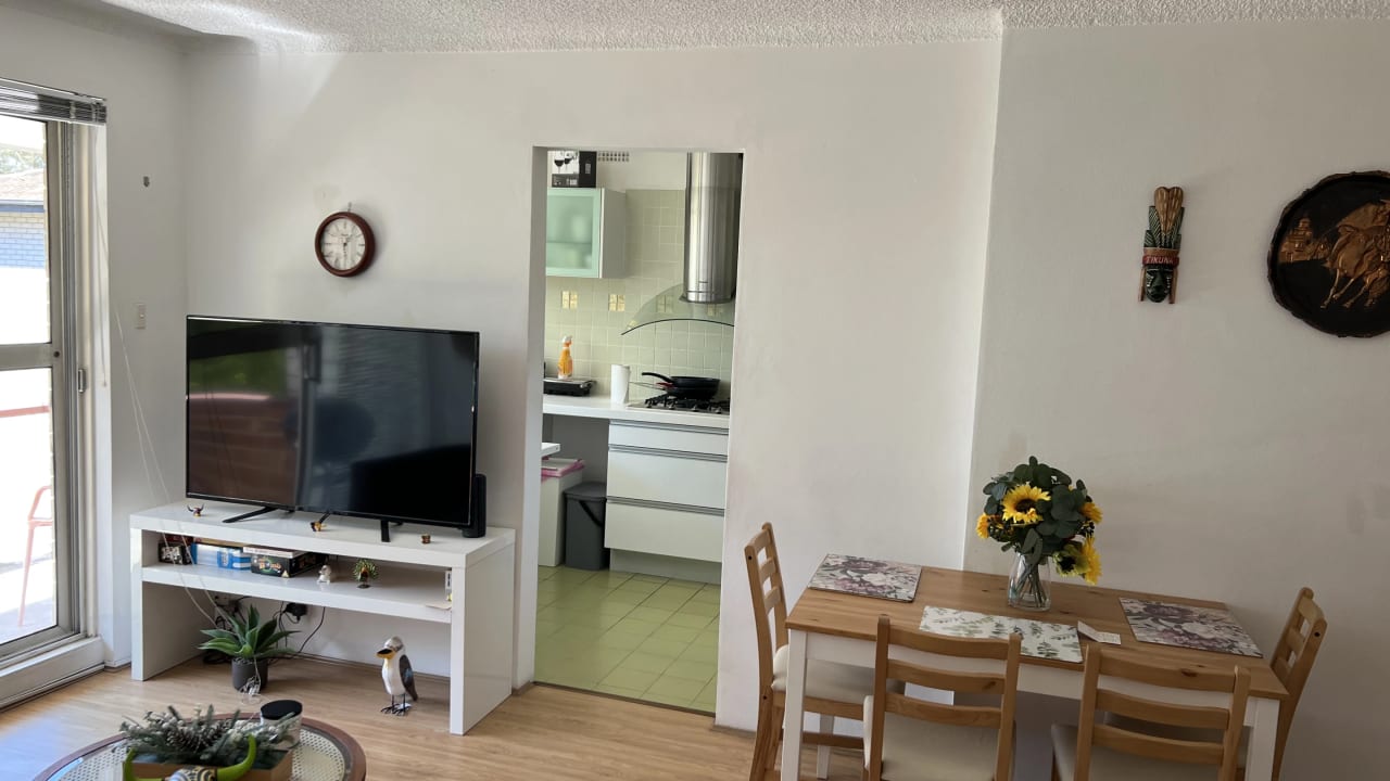 Furnished room in a flatshare