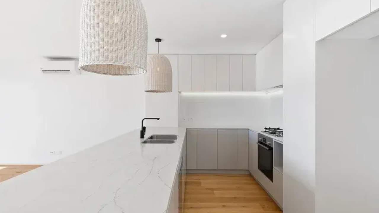 Unfurnished room in a flatshare