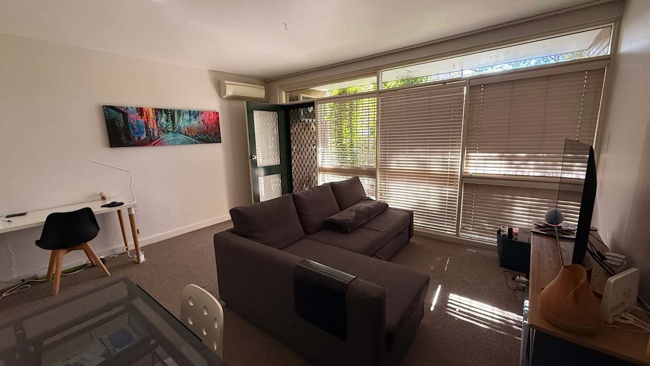 Whole property with 2 rooms for rent