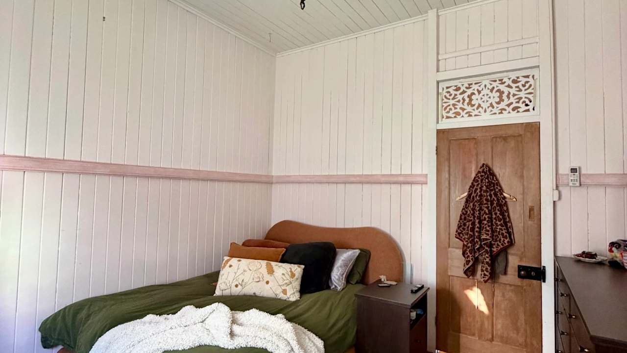 Room in a share house