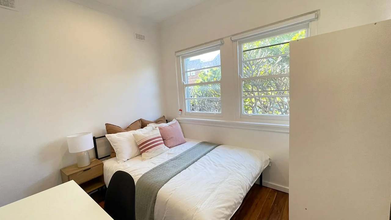 Room in a share house