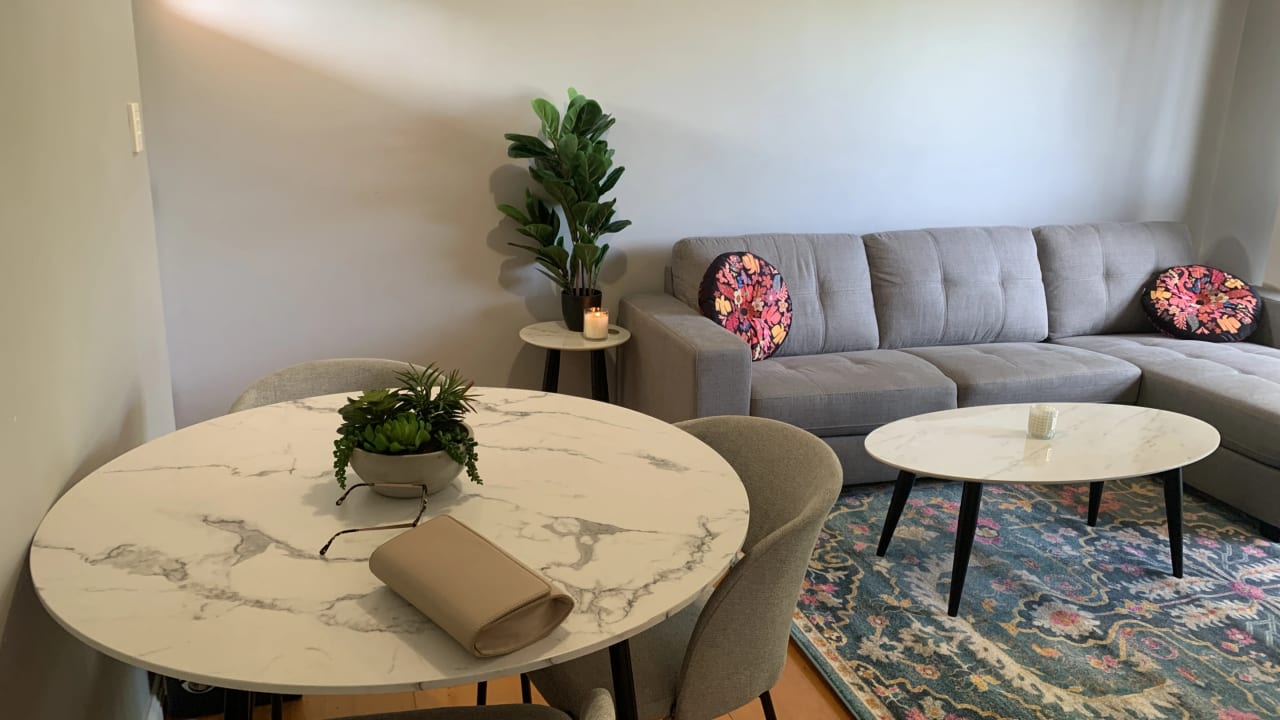 Furnished room in a flatshare