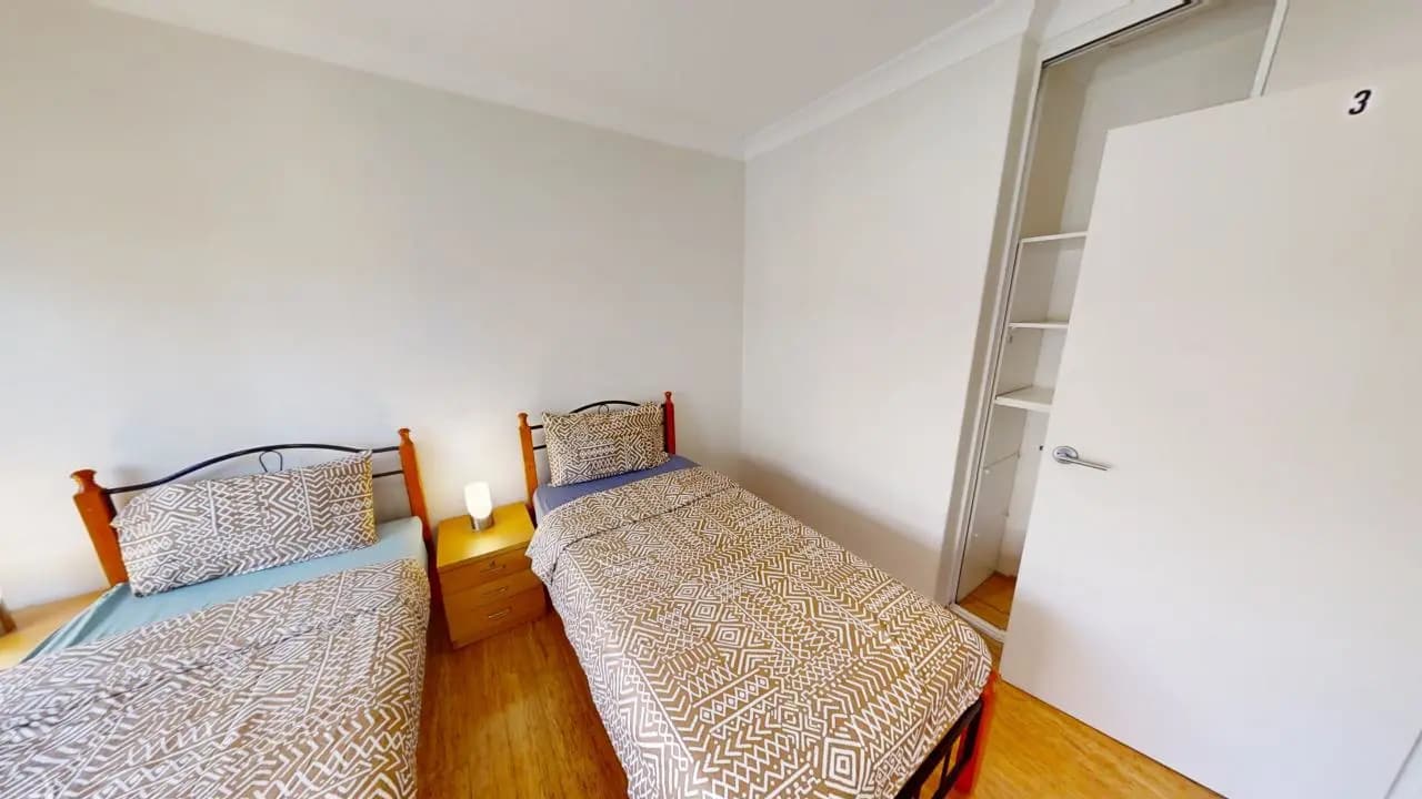 Furnished room in a flatshare