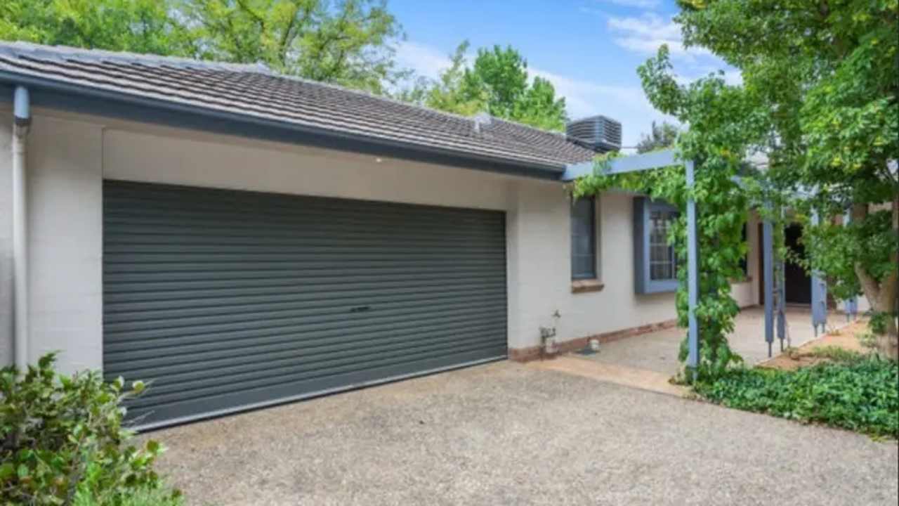 Unfurnished room with own bathroom
