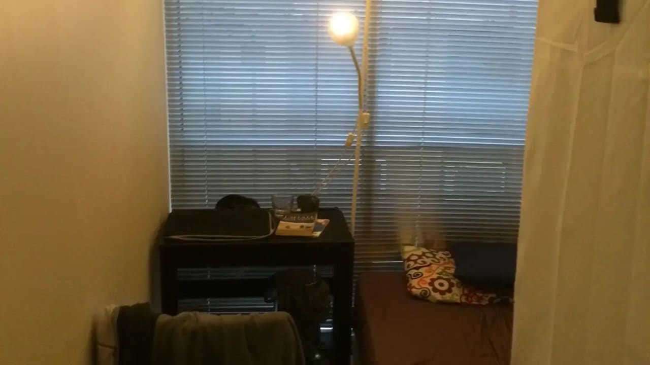 Furnished room in a flatshare