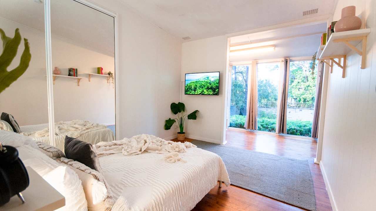 Furnished room in a share house