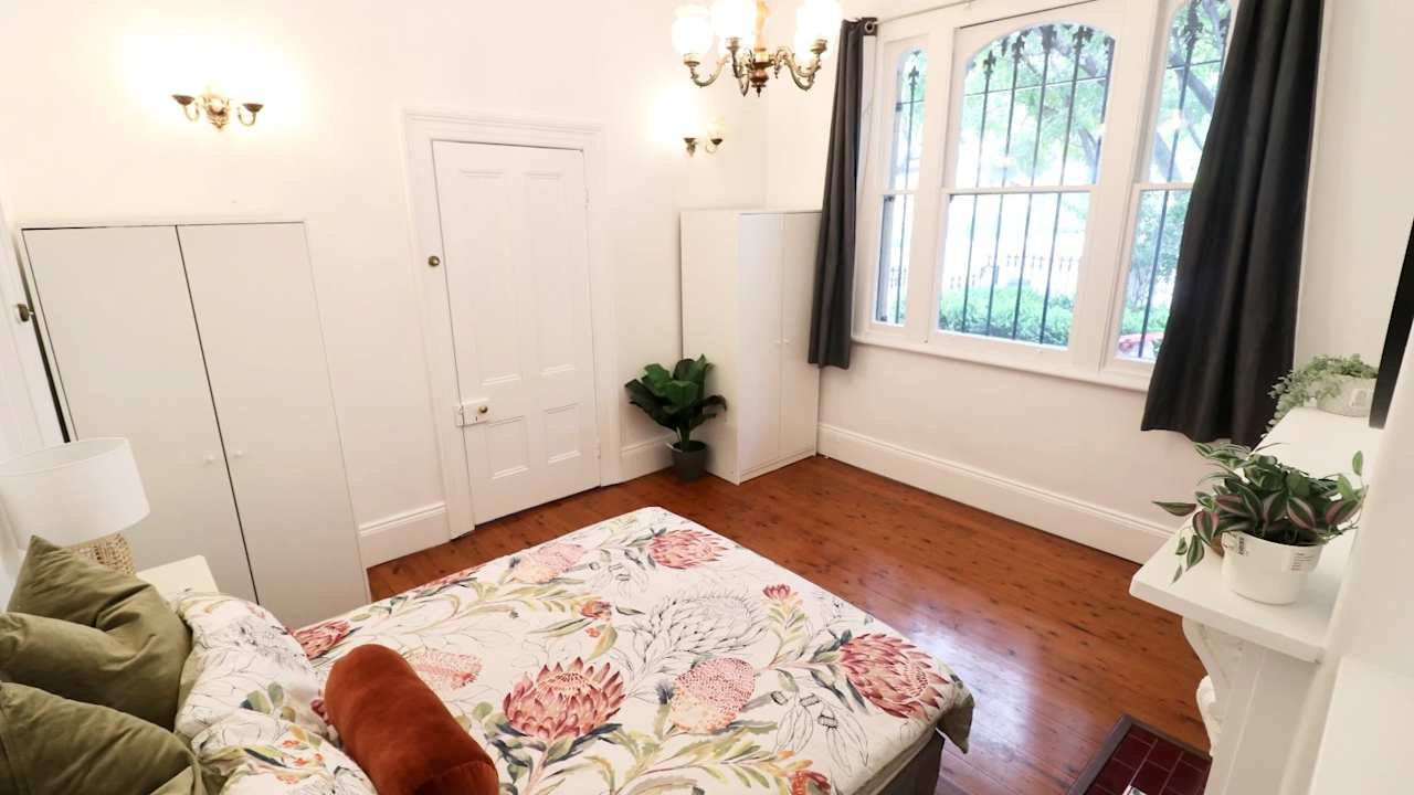 Room in a share house