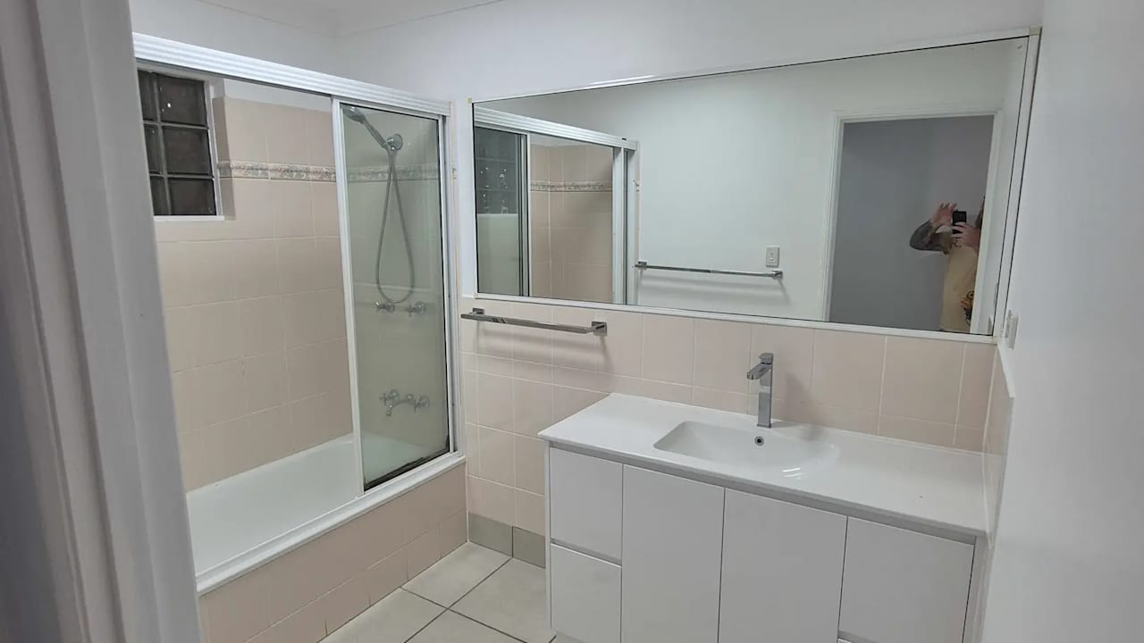 Unfurnished room in a share house