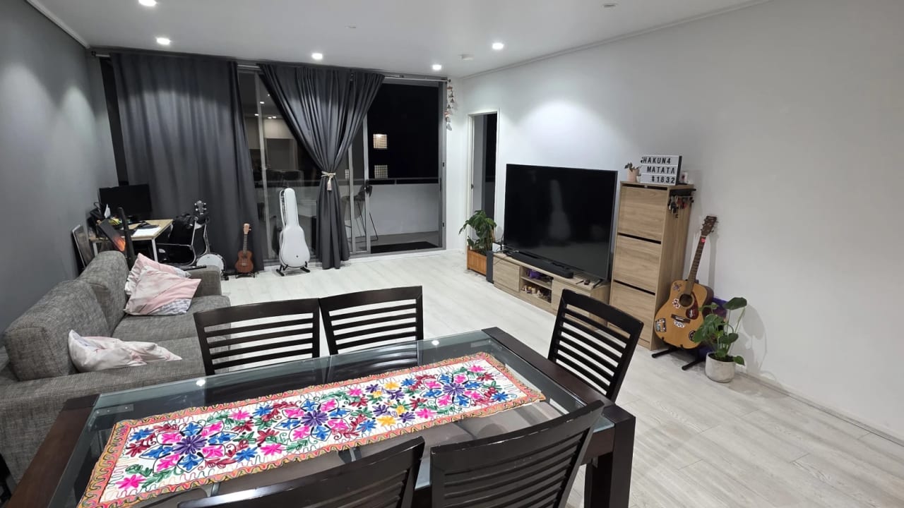 Furnished room with ensuite in a flatshare