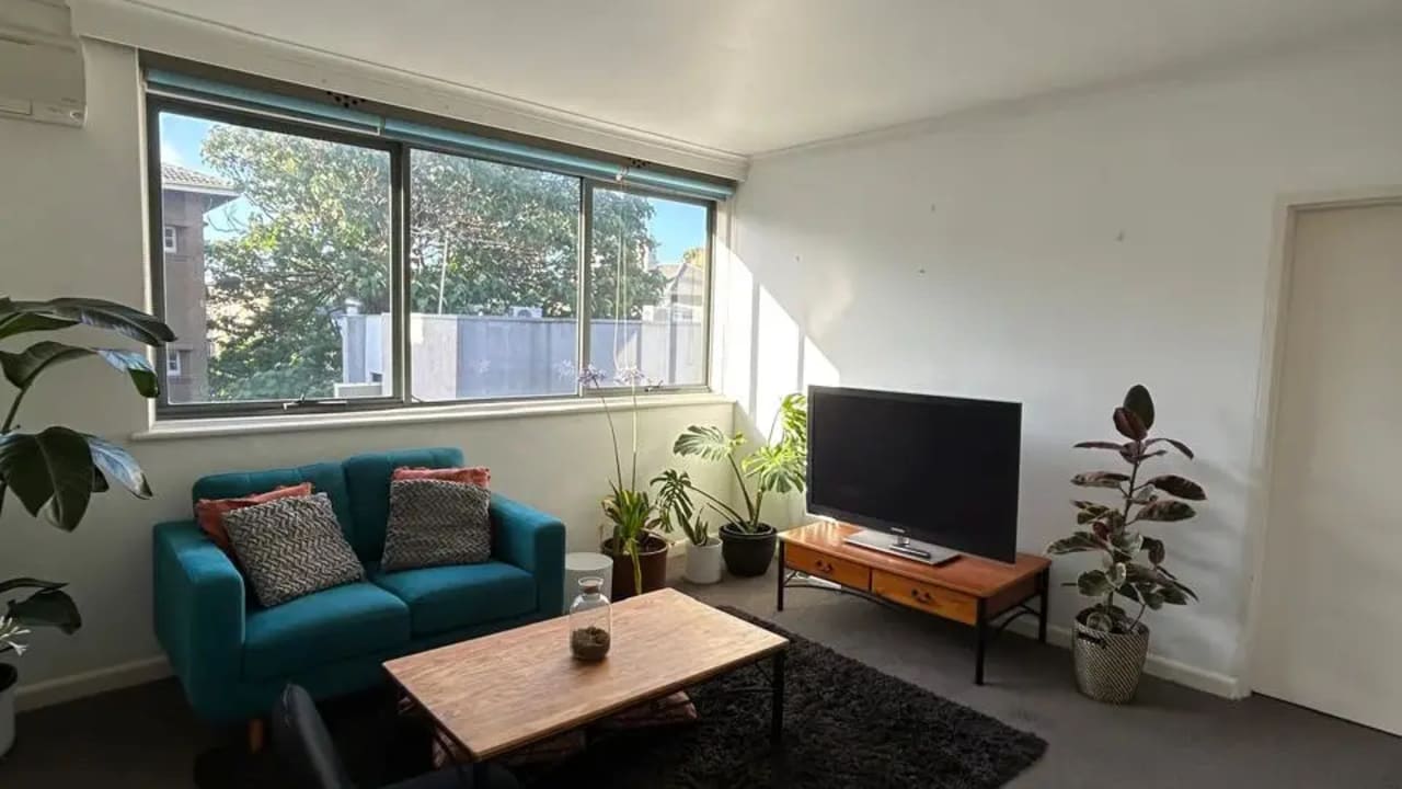 Whole property with 2 rooms for rent