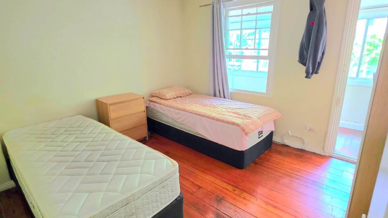 Furnished room in a share house