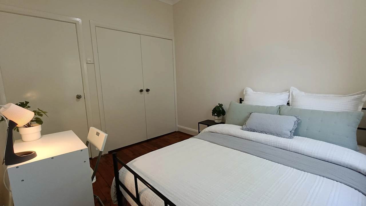 Furnished room in a share house